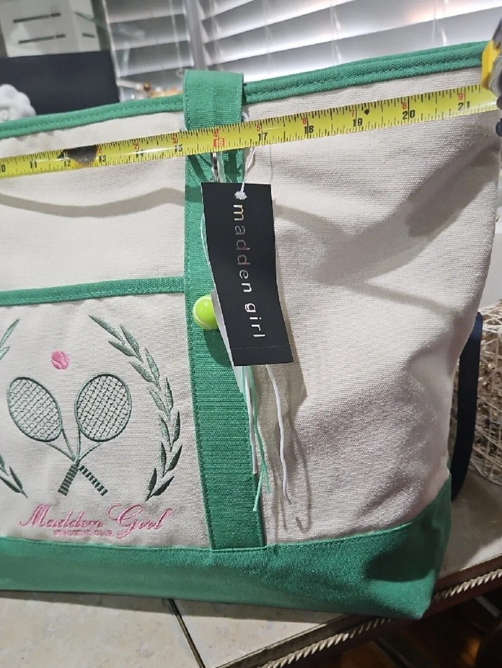 🎄 NWT! Madden Girl 